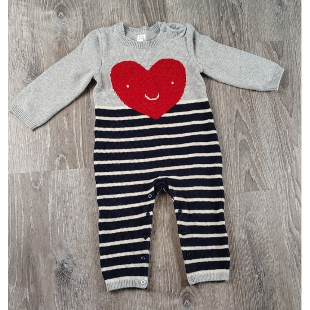 Baby GAP 18-24 Knit Sweater Romper Heart One Piece Button 100% Cotton